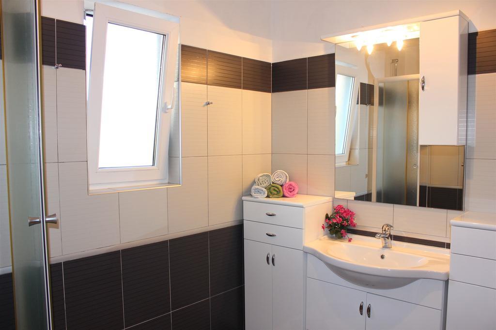 אומיס Apartments Bluesun מראה חיצוני תמונה