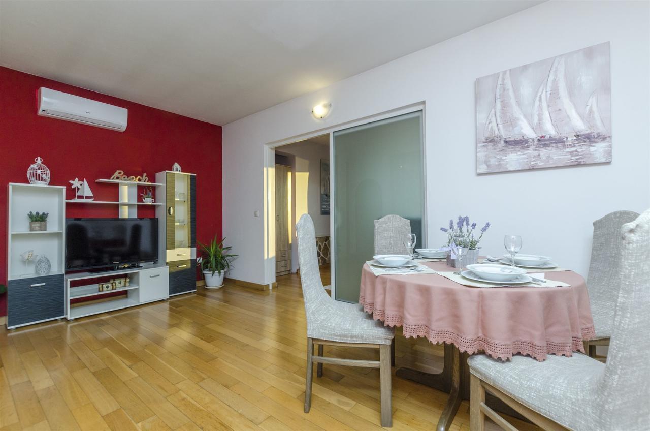 אומיס Apartments Bluesun מראה חיצוני תמונה