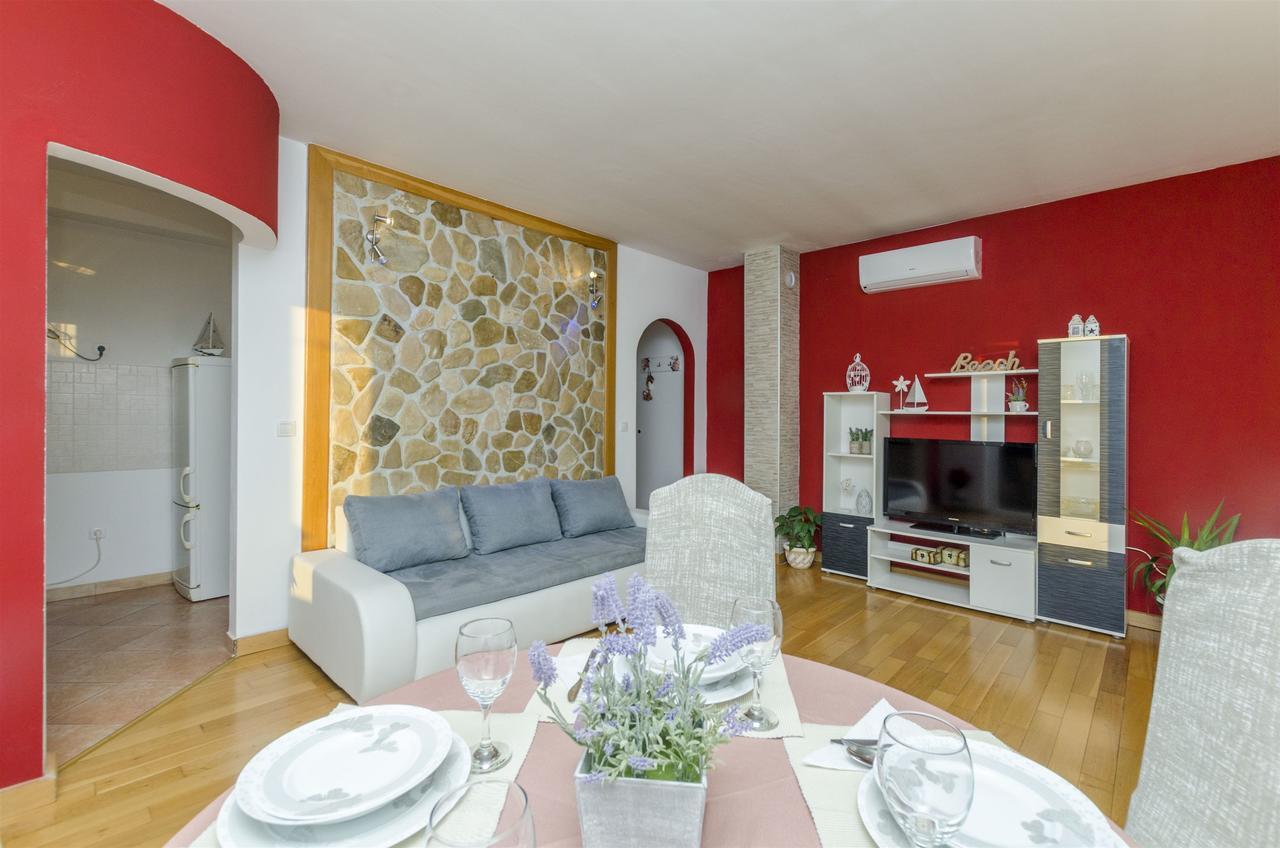אומיס Apartments Bluesun מראה חיצוני תמונה